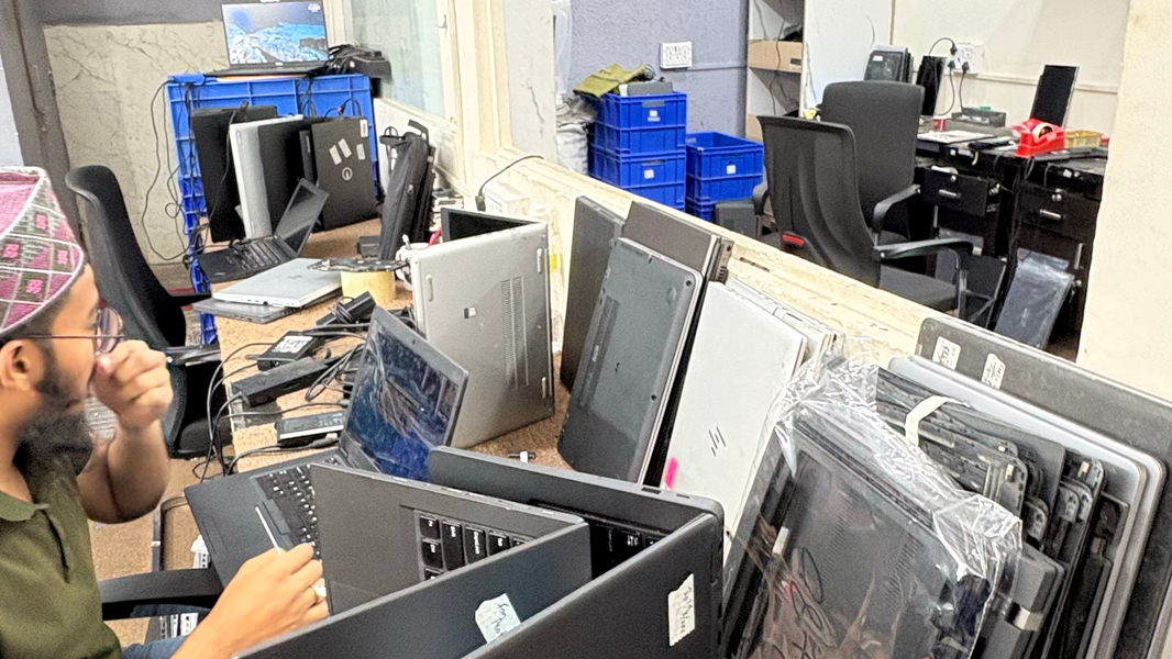 Cover photo of BMS Mobile And Laptop Service Center iPhone apple service repair service